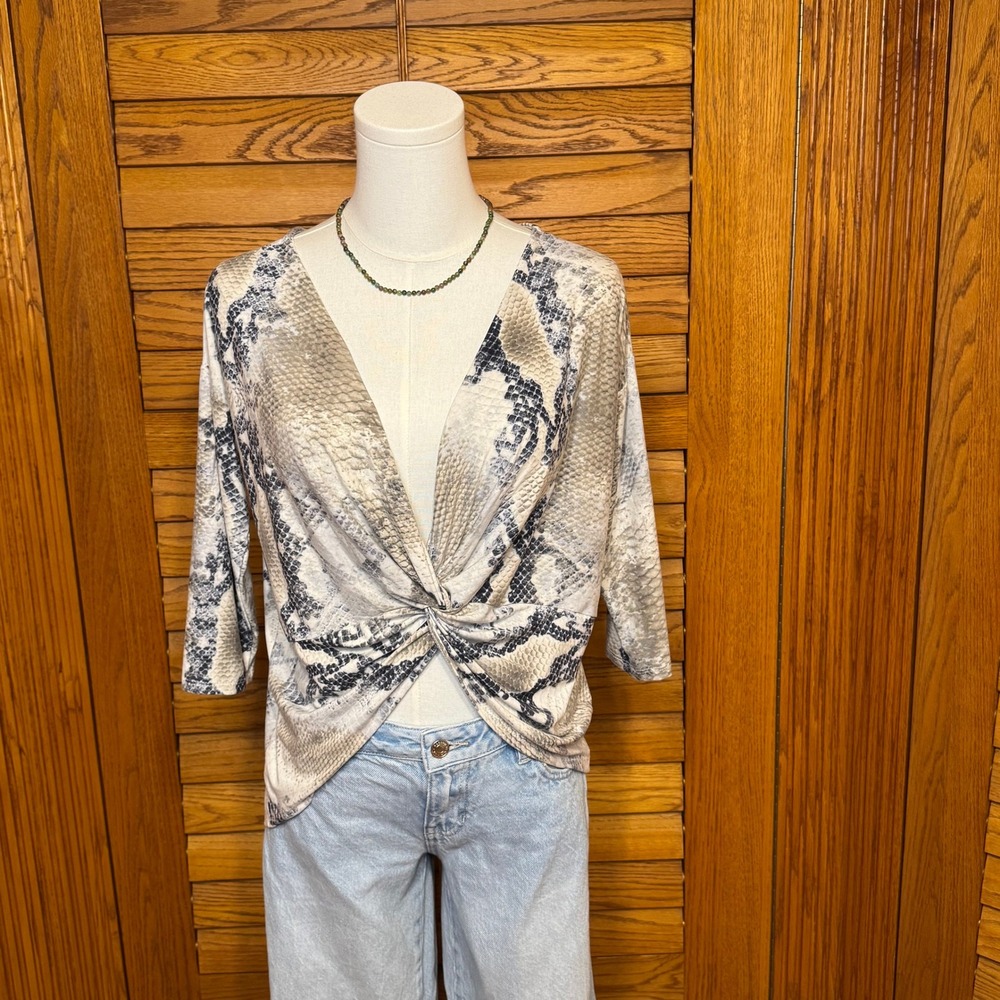 Cherish Snake Print Twist Front V-Neck Top Neutral 3/4 Sleeve T21418 Small